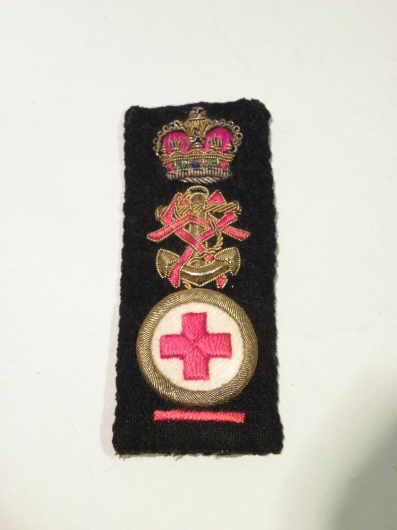 Vintage Royal Navy Nursing Reserve Tippet Badge – Queen’s Crown