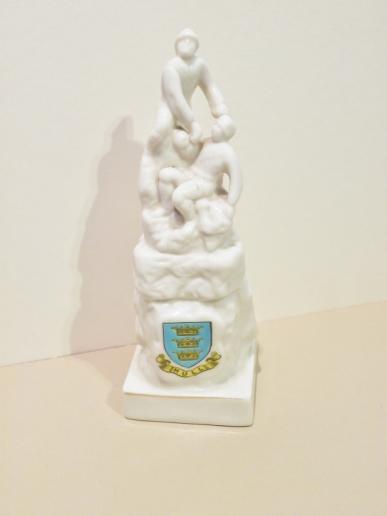 Very Rare Boer War Era Crested Ware Hull Memorial  Statue