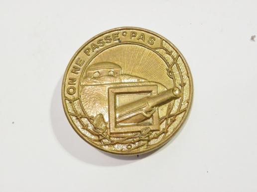 WW2 Era French On ne Passe Pas Brass Badge