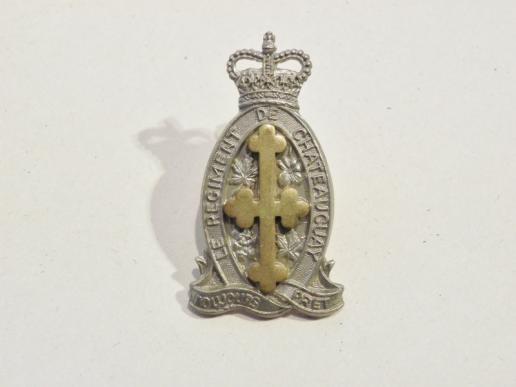 Scarce Queens Crown Canadian Le Regiment De Chateauguay Cap Badge