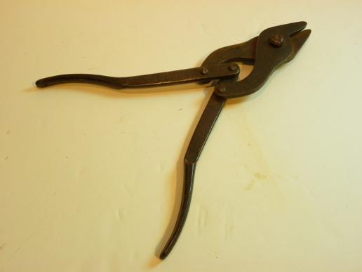 WW2 Dated Folding Wire Cutters.