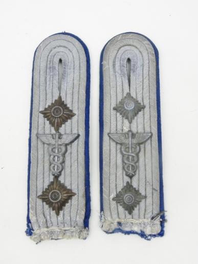 Pair Kriegsmarine Administration Officer’s Shoulder Boards.