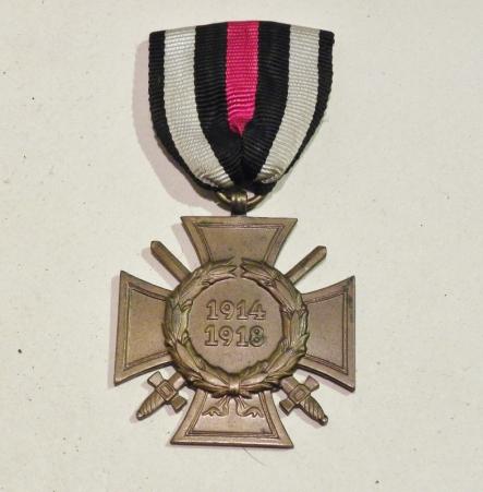 WW1 German Honour Cross with Swords. Maker G11