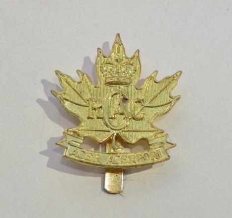 Canadian Royal Armoured Corps Cap Badge.