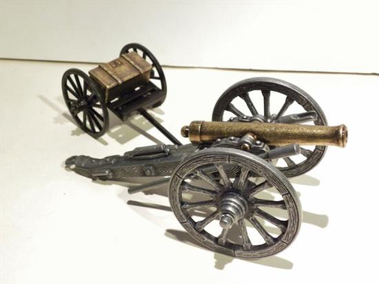 US Civil War Model Cannon & Ammo Carriage