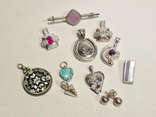 Super Mixed Lot of Eleven Sterling Silver & Stone Set Items of Jewellery 1
