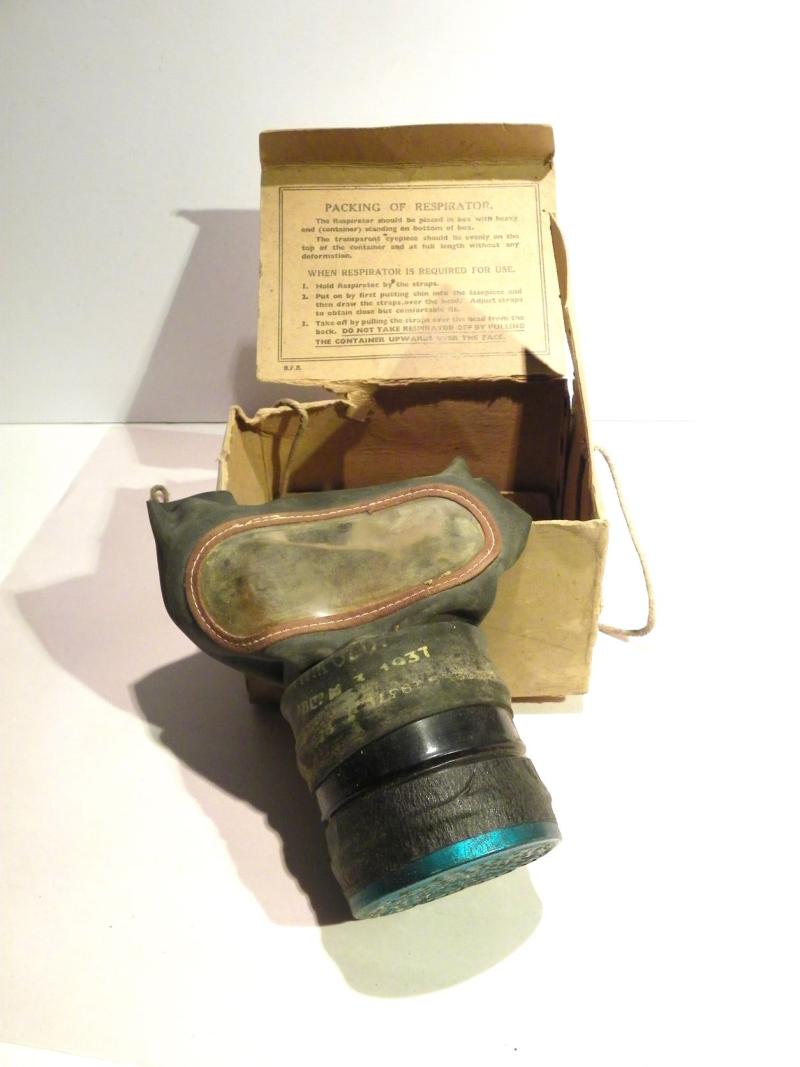 WW2 Era Civilian Gas Mask – Dated 1937 in Box