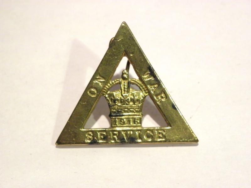 WW1 ‘On War Service’ Brass Button Badge 1916 – Wylie & Co