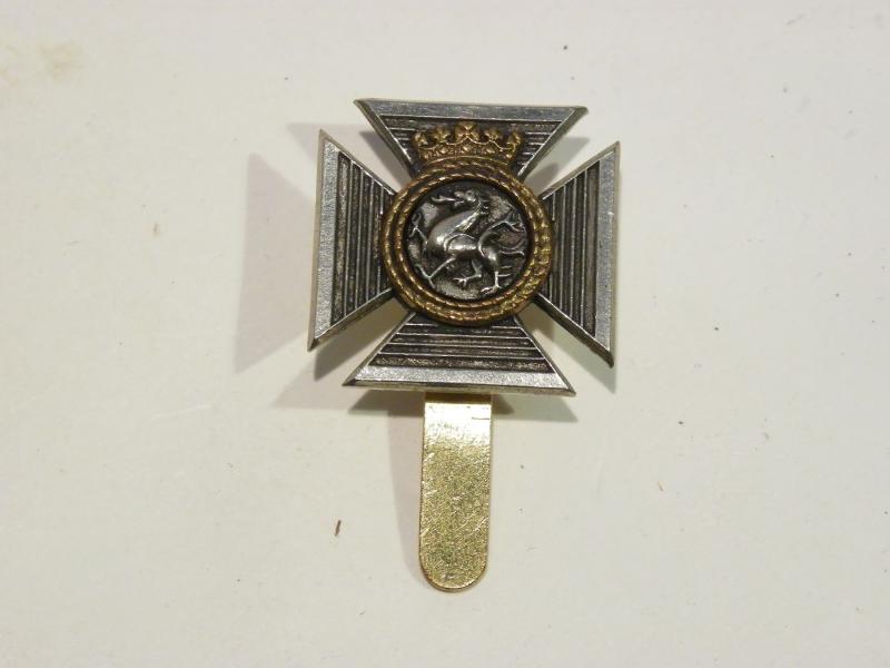 D of E Royal Regiment Beret Badge.