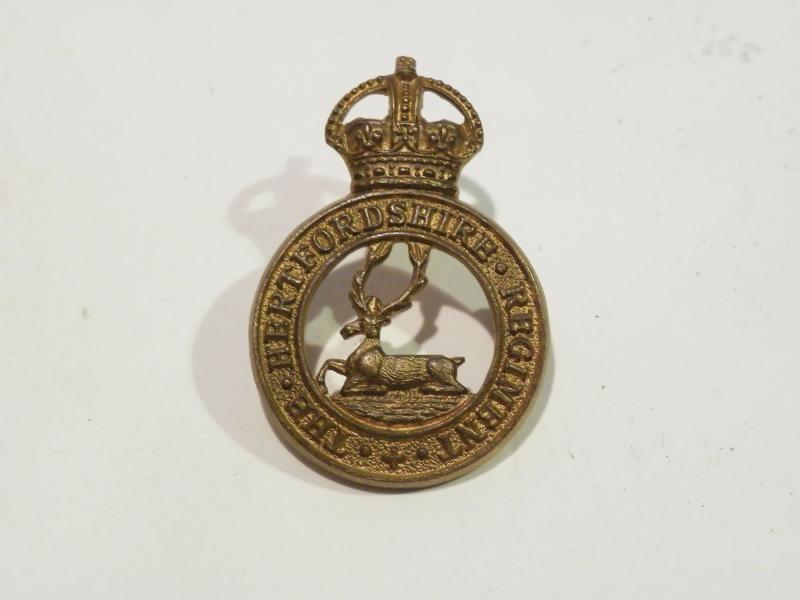 Hertfordshire Territorial Regiment Cap Badge.