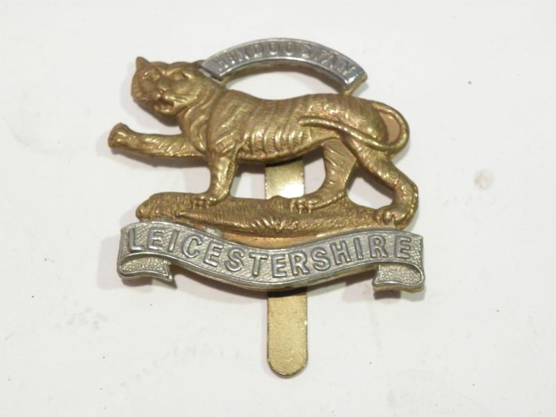 WW1 era Leicestershire Regiment Cap Badge.