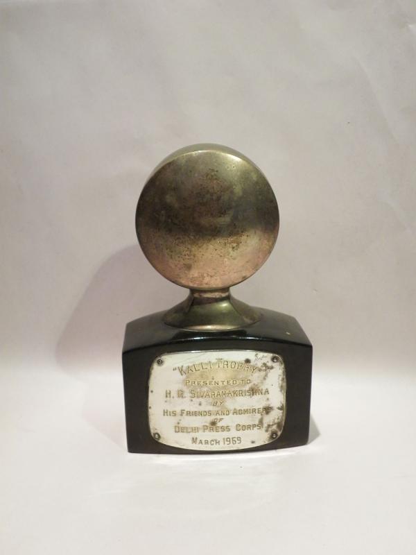 Unusual Vintage White Metal Indian Delhi Press Corps ‘Kalli Trophy’