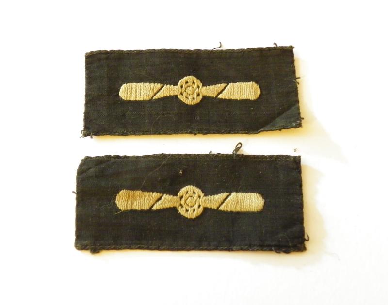 Pair WW2 Era RAF Light Weight LAC Shoulder Badges.