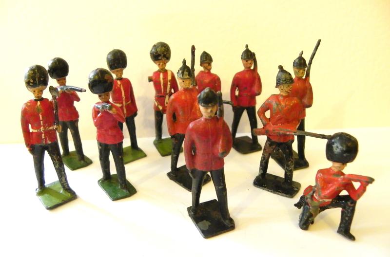 12 Vintage Mainly Britain’s Hand Painted Lead Soldiers 2