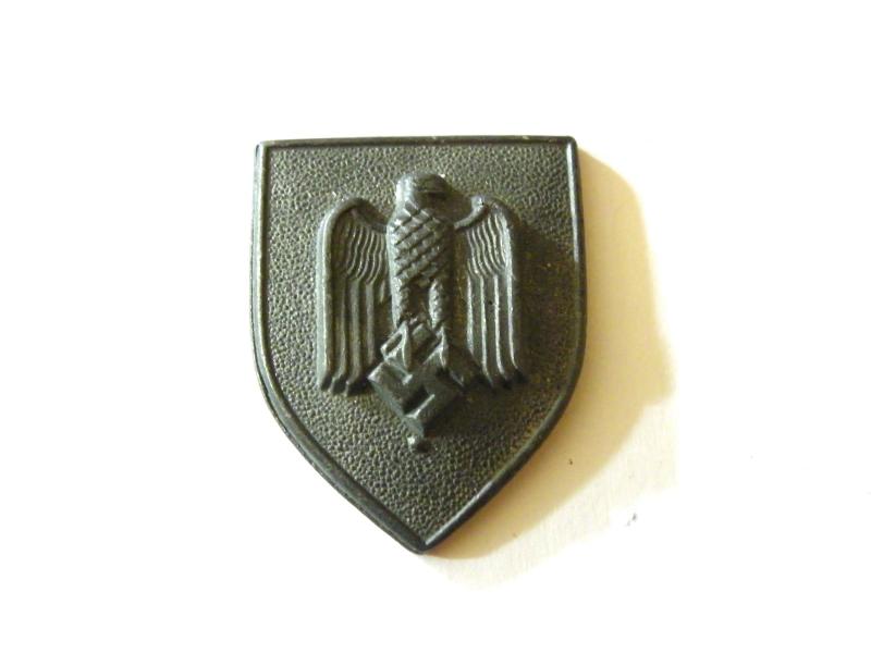 1930’s German Army Lanyard Shield.