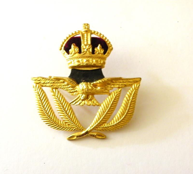 WW2 Era RAF Warrant Officers Cap Badge.