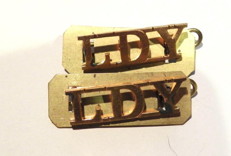 Leicester & Derby Yeomanry Shoulder Titles