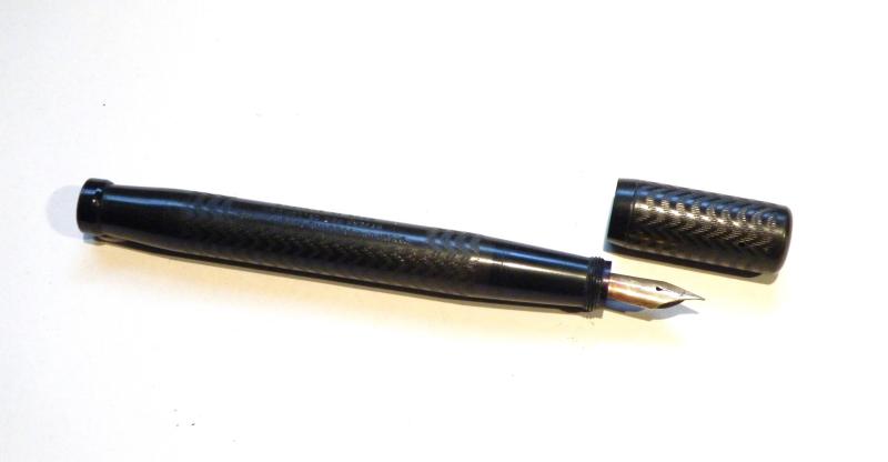 Scarce 1930’s Wyvern Receding Safety Ink Pen with 14ct Nib.