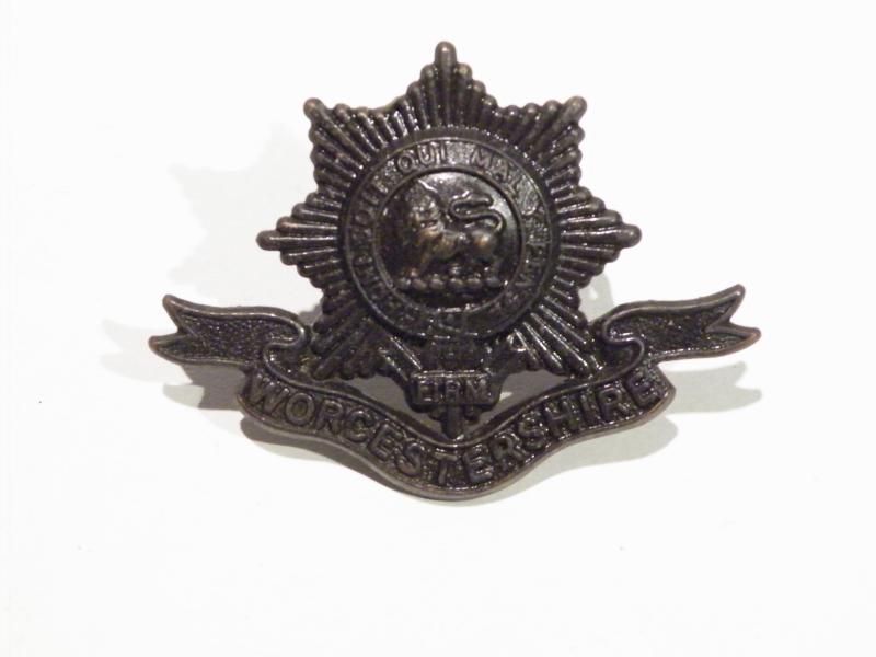 WW1 Era Worcestershire Reg Officers Badge.