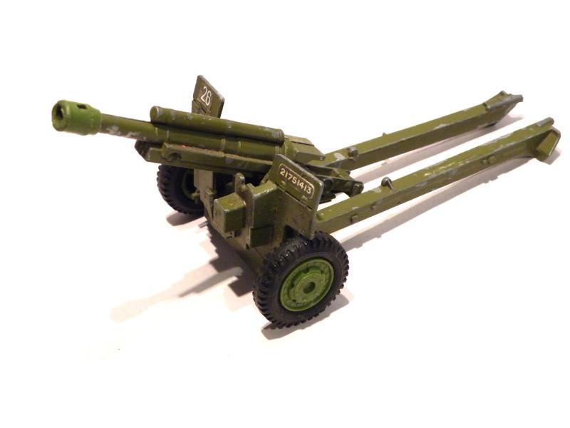 Vintage Dinky Toys Battle Lines American 105 mm Artillery Gun.