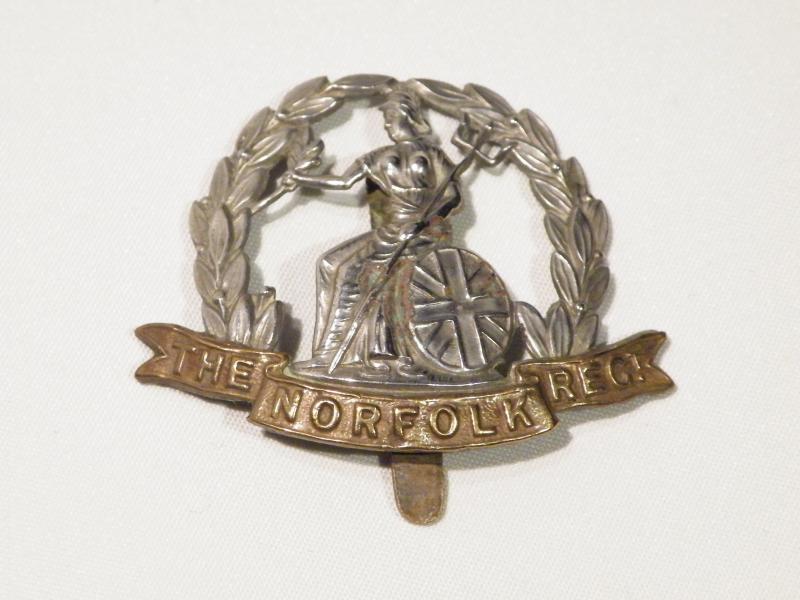 WW1 Era Norfolk Regiment Cap Badge.