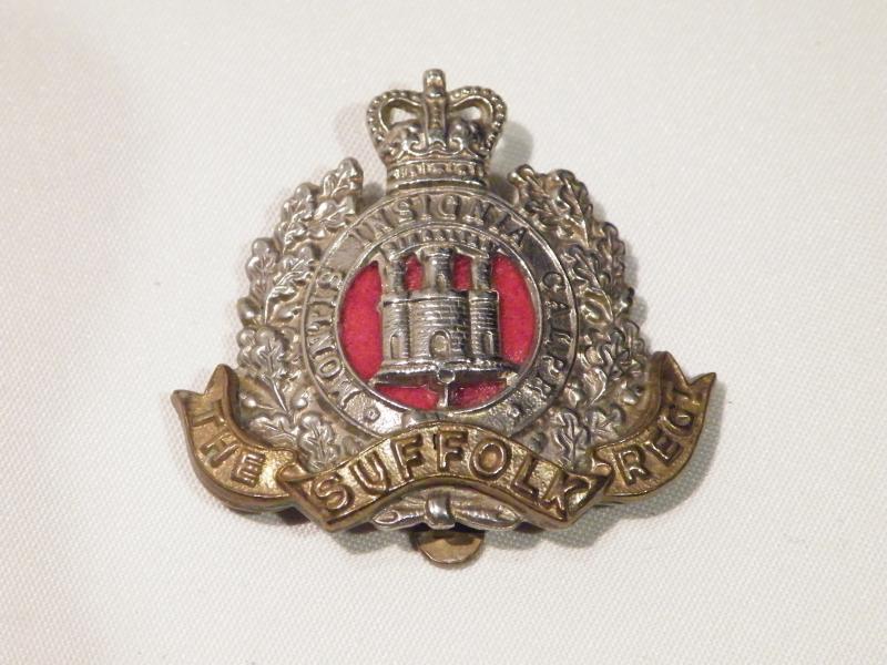 QEII Suffolk Regiment Cap Badge.