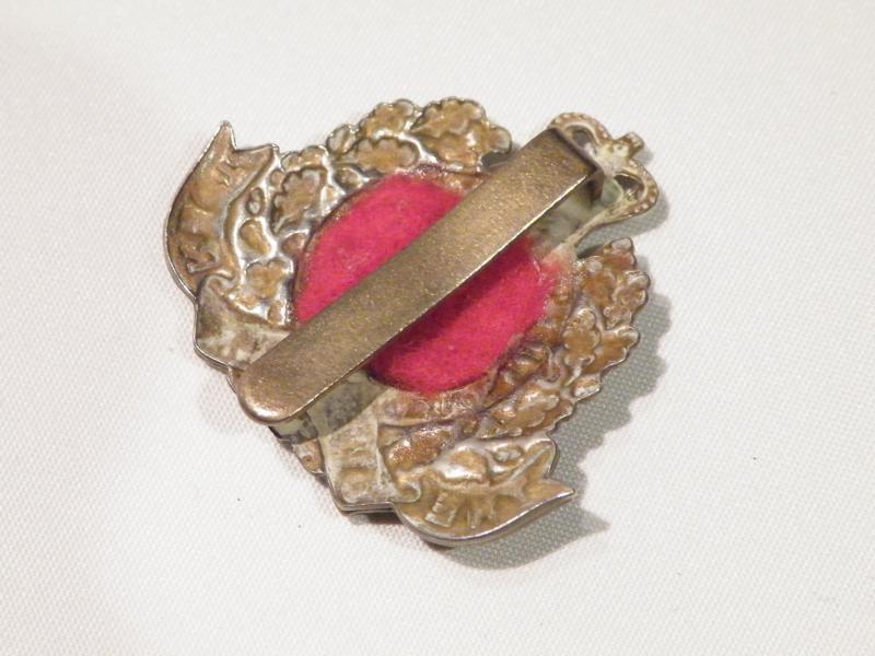 QEII Suffolk Regiment Cap Badge.
