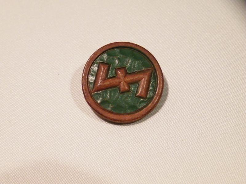1930’s German Wolfsangle Rune Day Badge.