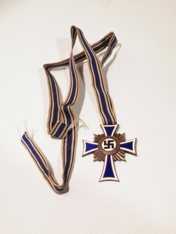 WW2 Era German Mothers Cross in Bronze.
