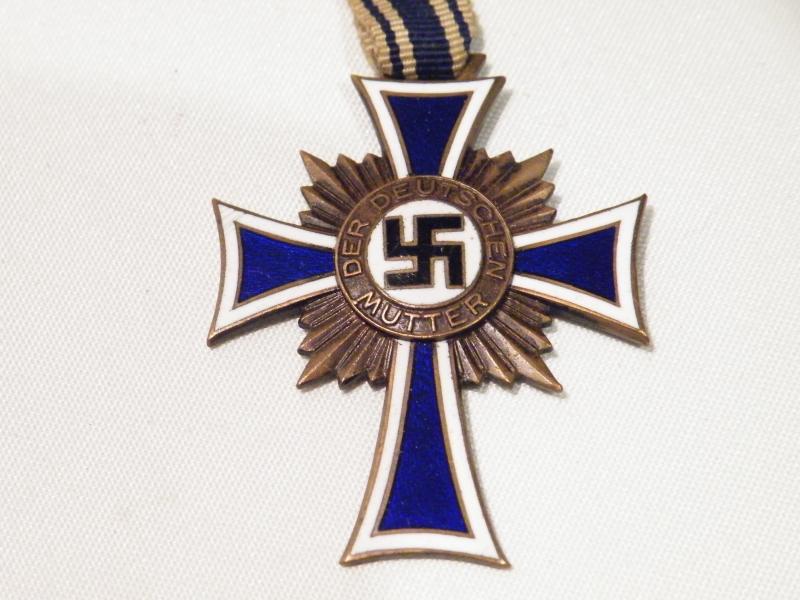 WW2 Era German Mothers Cross in Bronze.