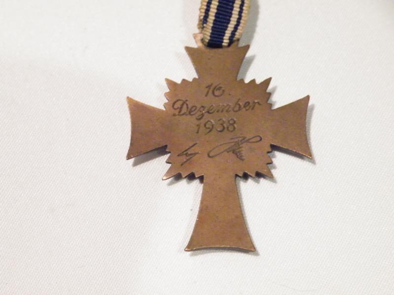 WW2 Era German Mothers Cross in Bronze.