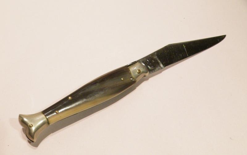 Vintage Fishtail Lock Knife.