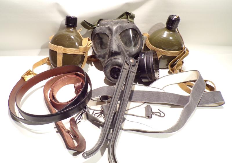 Mixed Lot of Militaria