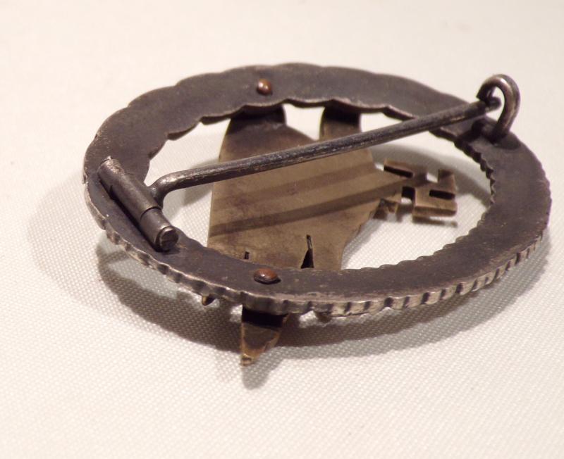 WW2 German Luftwaffe Paratroopers Badge by Brüder Schneider.