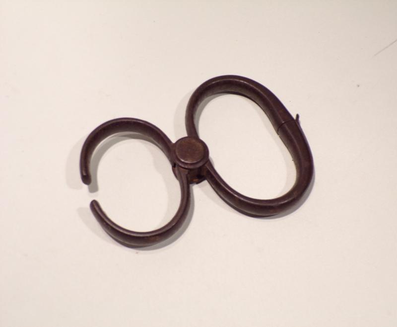 Antique Hiatt Come Along or Nipper Handcuffs