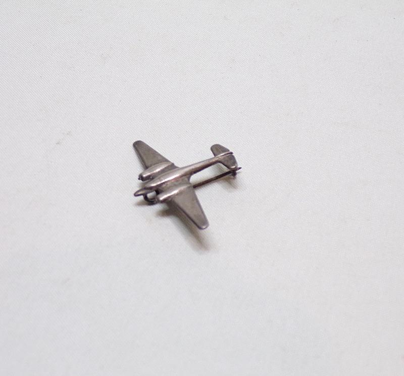 WW2 Metal Aircraft Fund Raising Pin Badge