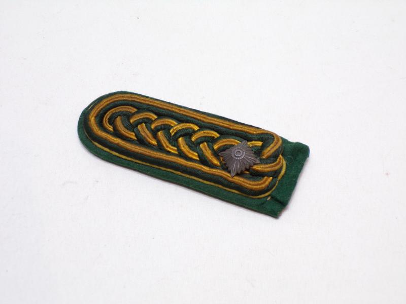 WW2 German Shoulder Board – Green & Gold
