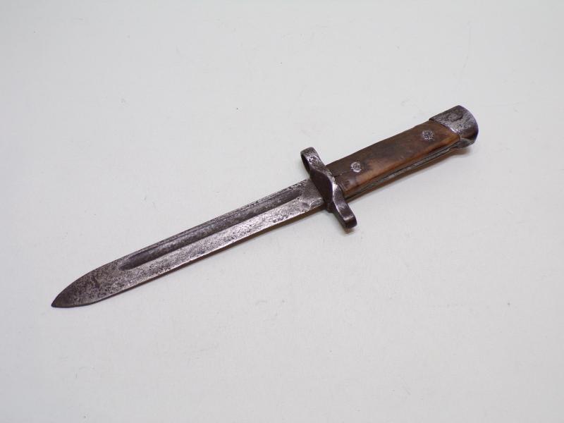 WW2 M38 Italian Carcano Knife Bayonet.