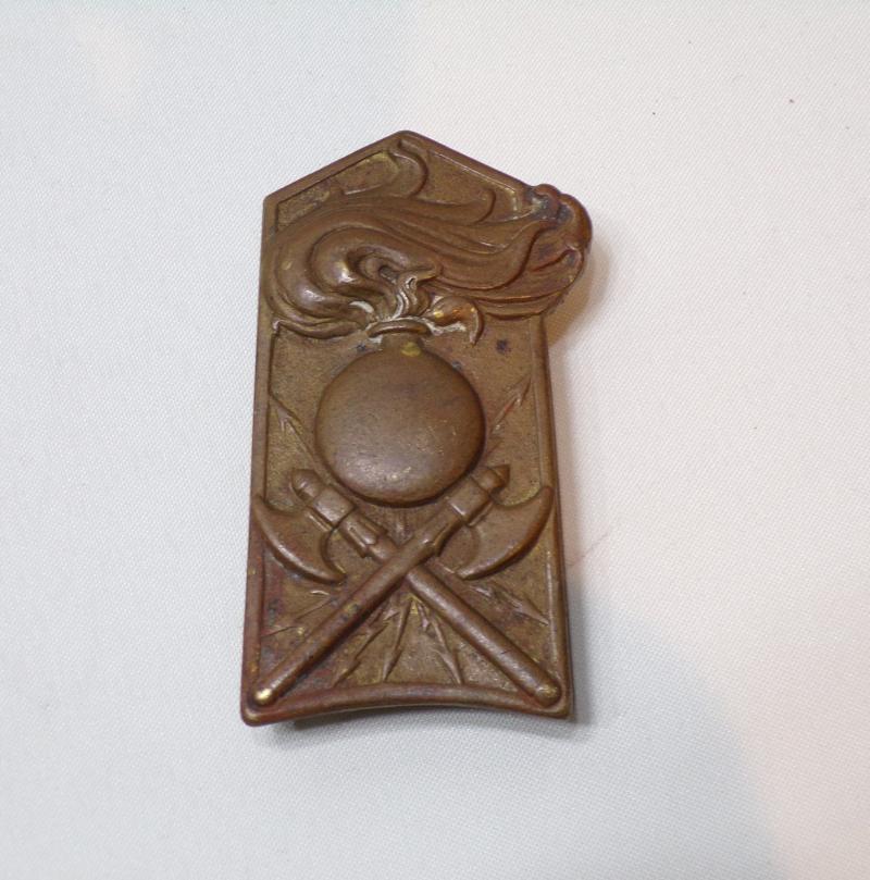 WW2 Italian Engineer / Pioneers Helmet Plate.