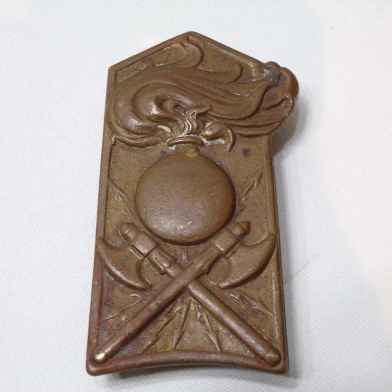 WW2 Italian Engineer / Pioneers Helmet Plate.