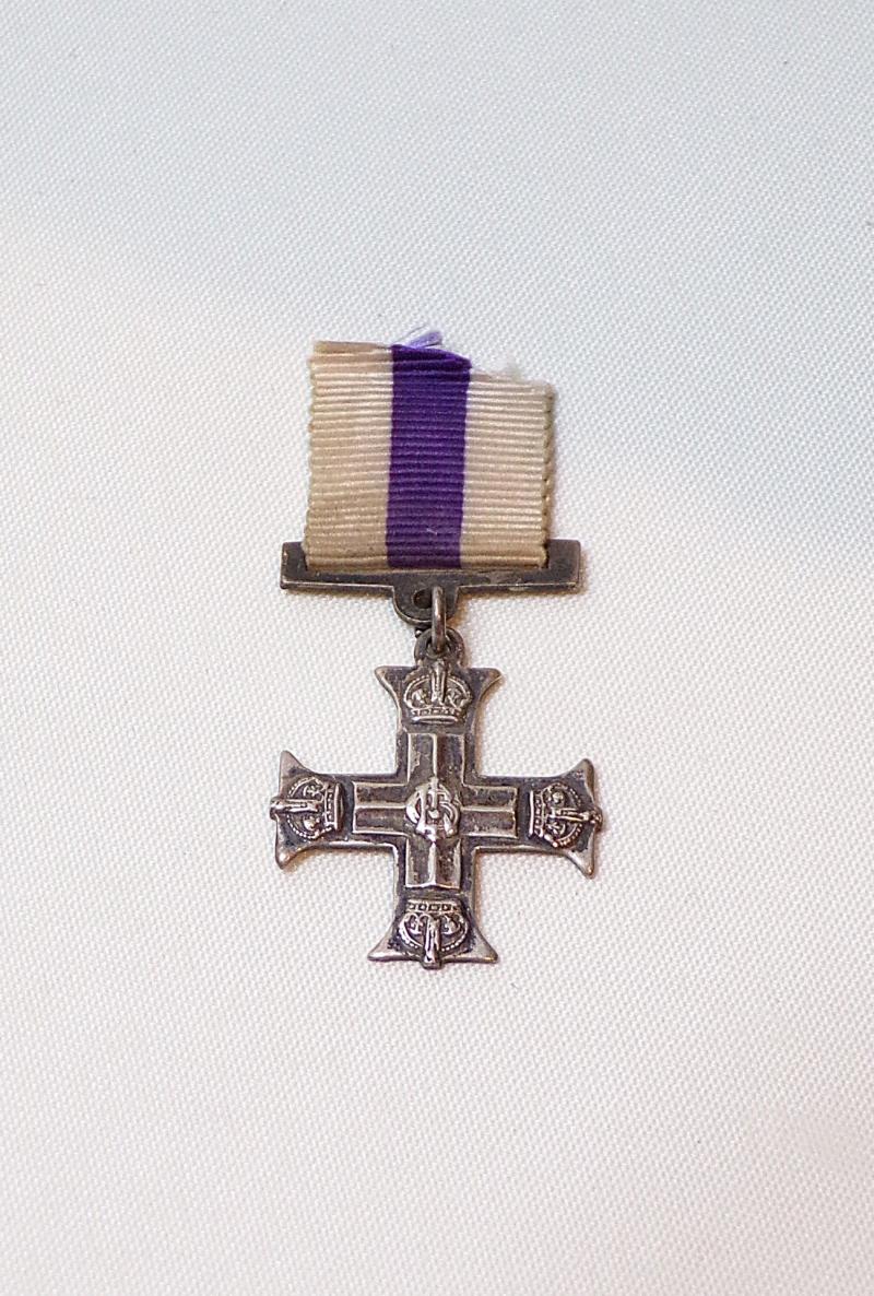 WW1 Silver Military Cross Miniature Medal.