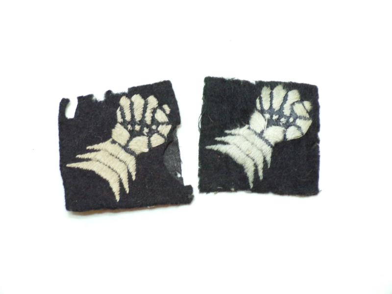 Pair WW2 6th Armoured Division Cloth Patches.